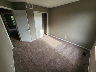 2748 Raphael Dr, Columbus, OH 43232 - photo 6