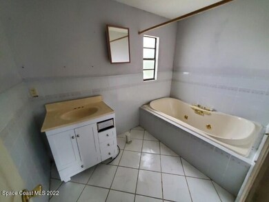 Bathroom off bonus room