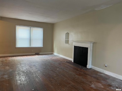 404 W Elm St, Carbondale, IL 62901 - photo 2