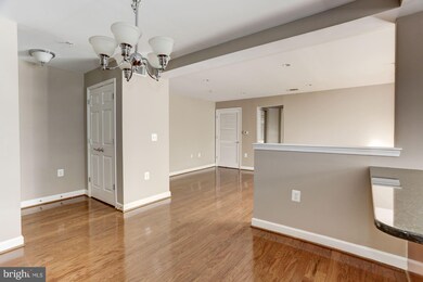 4081 S Four Mile Run Dr unit 102, Arlington, VA 22204 - photo 5