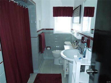 Hallway Guest Bath.