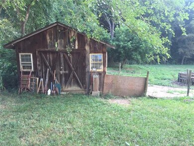 69 Smith Rd, Leicester, NC 28748 - photo 2