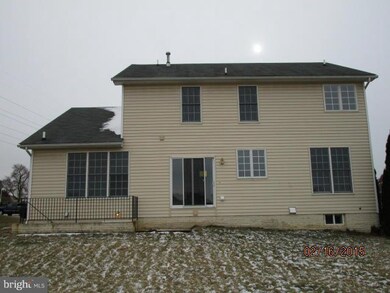 13613 Halifax Dr, Hagerstown, MD 21742 - photo 2