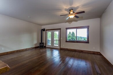 Double doors to the deck