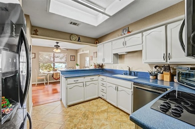 21013 Ridgeview Loop, Lago Vista, TX 78645 - photo 6