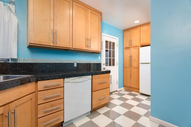 4858 E. Winsett
