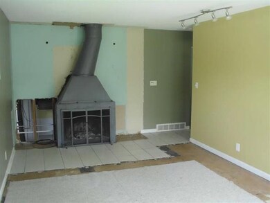 1220 Fairlane Dr, Bettendorf, IA 52722 - photo 3