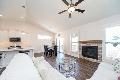 9131 Greenway Dr, West Des Moines, IA 50266 - photo 4