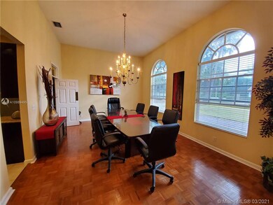 Dining room off kitchen