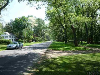 6 Sunnyside Rd, Schenectady, NY 12302 - photo 2