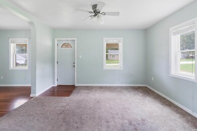 258 S Hendricks St, Andrews, IN 46702 - photo 2