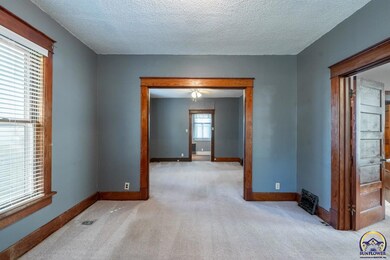 215 SW Broadmoor Ave, Topeka, KS 66606 - photo 7