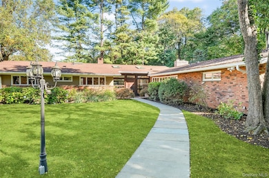 10 Barnaby Ln, Hartsdale, NY 10530 - photo 2