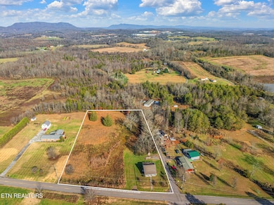 8621 N Ruggles Ferry Pike, Strawberry Plains, TN 37871 - photo 4