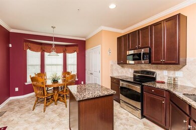 EAT-IN KITCHEN, GRANITE COUNTER-TOPS, SS APPLIANCE