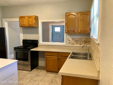 Kitchen to Dining room