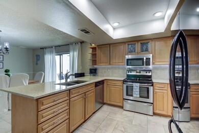 2934 S Wycliff Cir-33