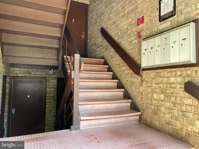 2255 Castle Rock Square unit 1B, Reston, VA 20191 - photo 2