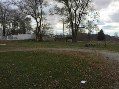 953 W Market St, Nappanee, IN 46550 - photo 4