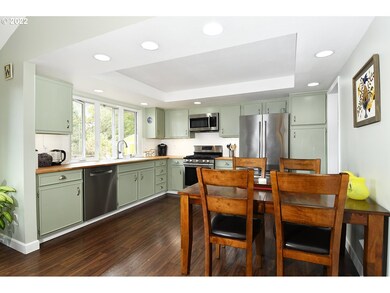 1551 NE 20th St, Gresham, OR 97030 - photo 3