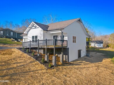 002-2319IslandBoulevard-Sevierville-TN-3