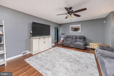 124 Newton Ave, Gibbstown, NJ 08027 - photo 7