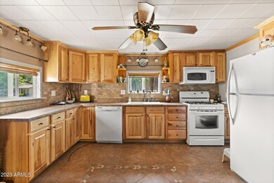 Eat-in kitchen