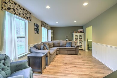 003_LIVING ROOM