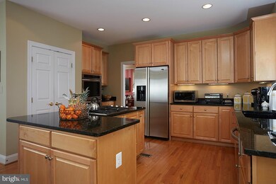 5200 Summit Dr, Fairfax, VA 22030 - photo 7