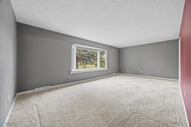 315 Cedar Ln, West Fargo, ND 58078 - photo 5