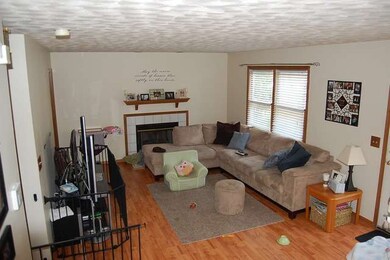 2720 Peppertree Ln, Waukegan, IL 60085 - photo 3