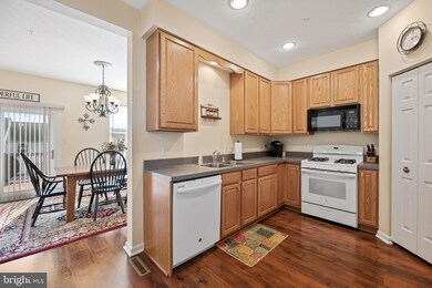 1159 Balsam Cir, Sykesville, MD 21784 - photo 6