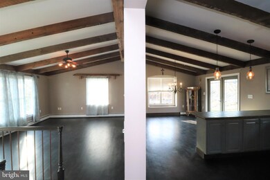 561 Fernwood Ave, Saint Clair, PA 17970 - photo 5