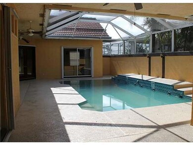 Swimming Pool/Hot Tub/Sauna.