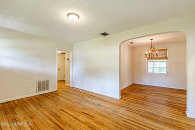 1307 Pine Grove Ct, Jacksonville, FL 32205 - photo 7