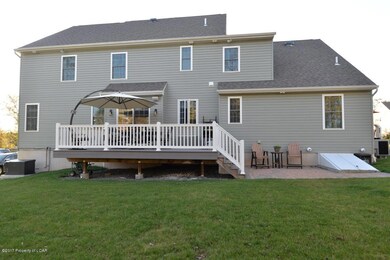 1045 Manor Dr, Mountain Top, PA 18707 - photo 3