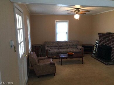 5828 Old Highway 60, Purlear, NC 28665 - photo 3