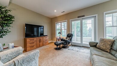 13484CottageView22