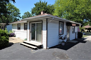 3103 Martin Ln, Rolling Meadows, IL 60008 - photo 2