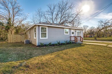 602 Royal St, Cleburne, TX 76031 - photo 3