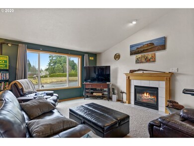 530 Fir St, Lyons, OR 97358 - photo 4