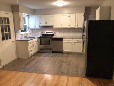 5628 Greens Dr, Allentown, PA 18106 - photo 2