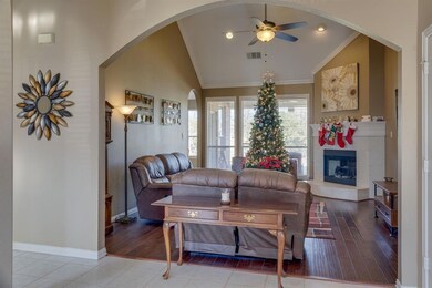 2721 Cedar Springs Ct, Bedford, TX 76021 - photo 6