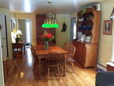 Eat-in Kitchen
