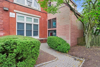 32 Pine St unit 9, Norwalk, CT 06854 - photo 2