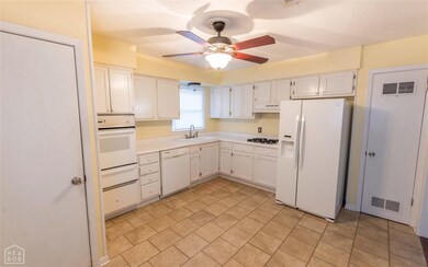 206 Maurita St, Jonesboro, AR 72401 - photo 4