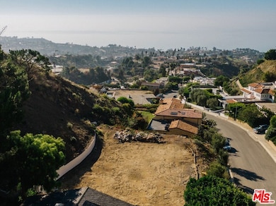 1046 Enchanted Way, Pacific Palisades, CA 90272 - photo 3