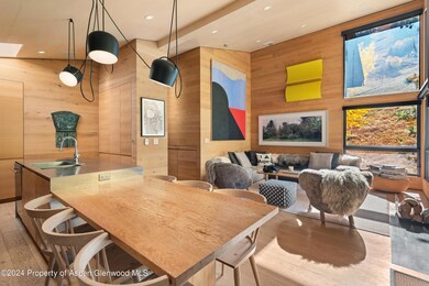 13-MountainQueen9_HiRes23101820