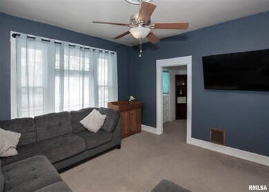 1404 W 14th St, Davenport, IA 52804 - photo 2