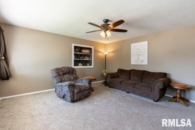 3216 W 16th St, Davenport, IA 52804 - photo 2